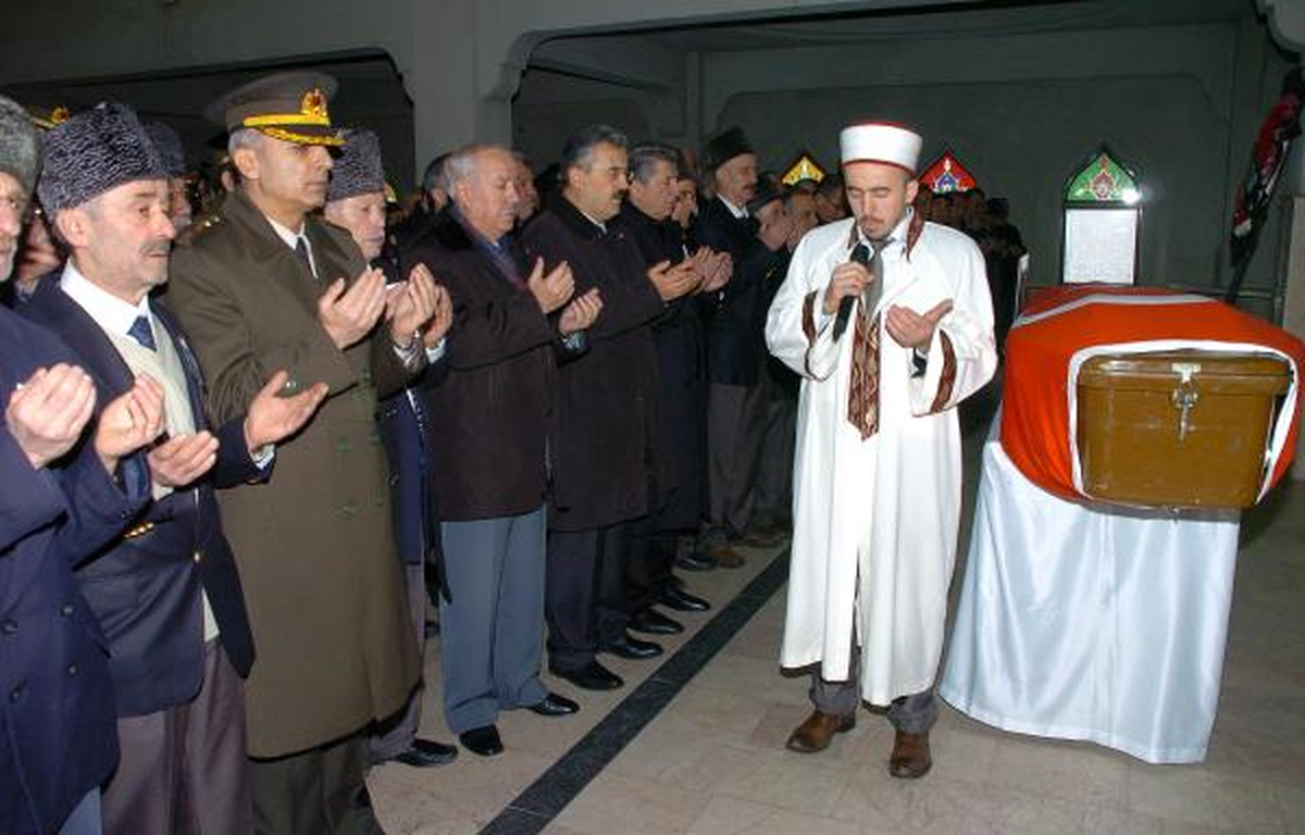 Kıbrıs Gazisi Askeri Törenle Son Yolculuğuna Uğurlandı