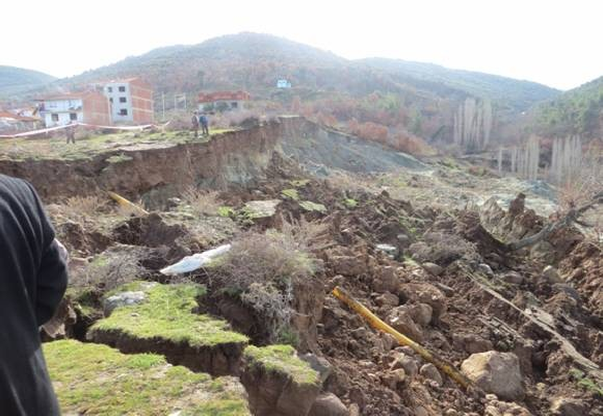 Manisa\'da Afet Sonucu Zarar Gören Köyler İçin Ödenek Talebi