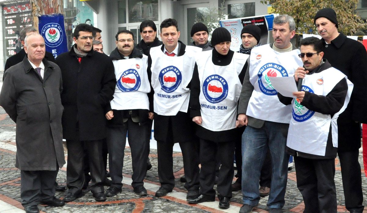 \'Kılık-Kıyafette Özgürlük\' İçin İmza Kampanyası
