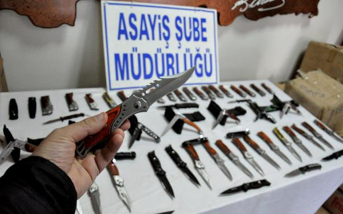 Polisten Bıçak Operasyonu