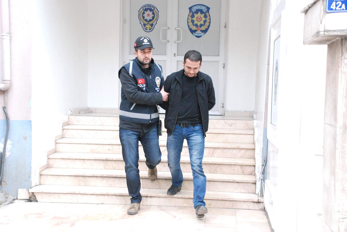 Ruhsatsız Silahla Yakalandı