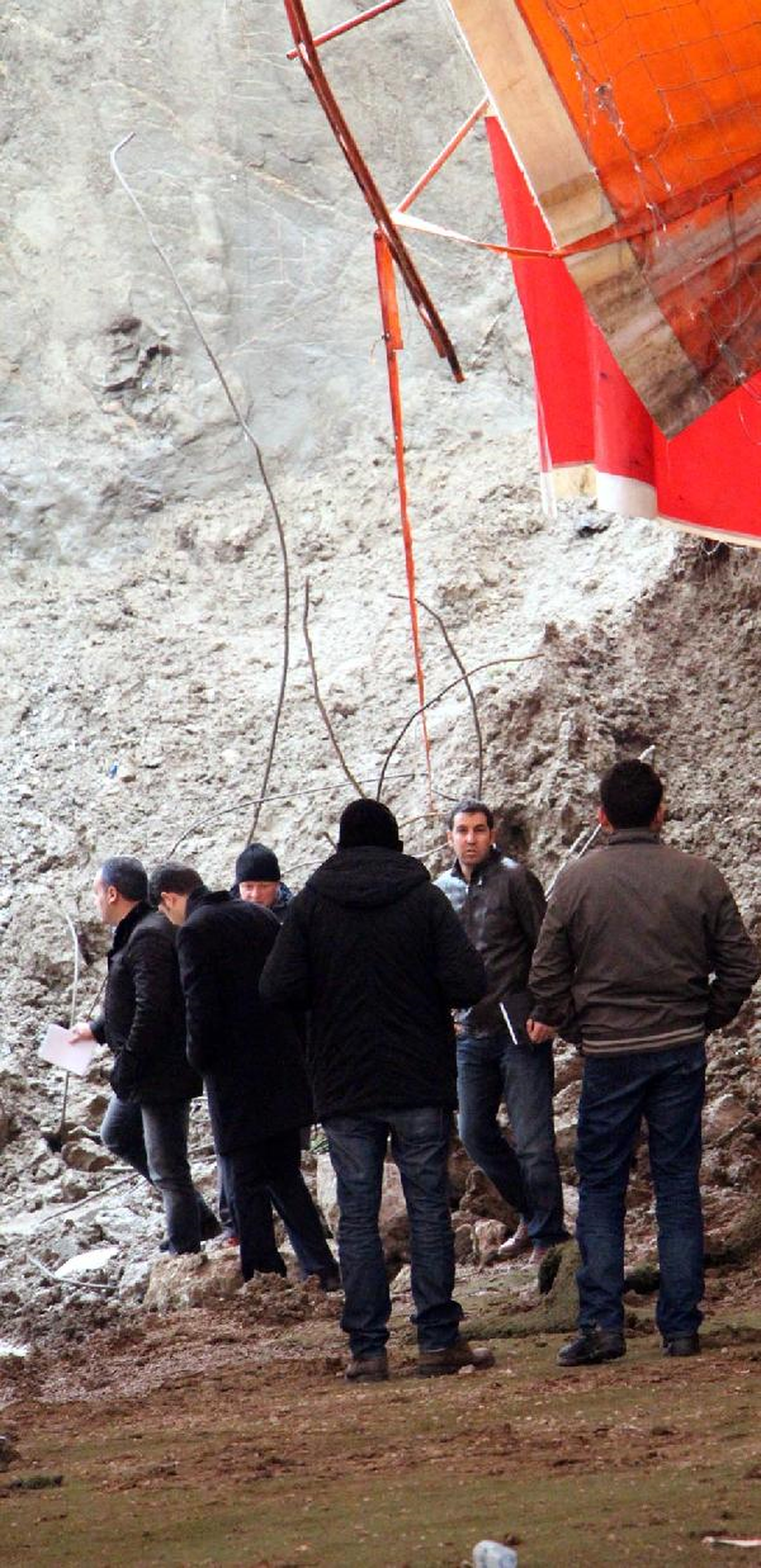 Savcılık, 7 Kişinin Öldüğü Halı Sahada İnceleme Yaptı