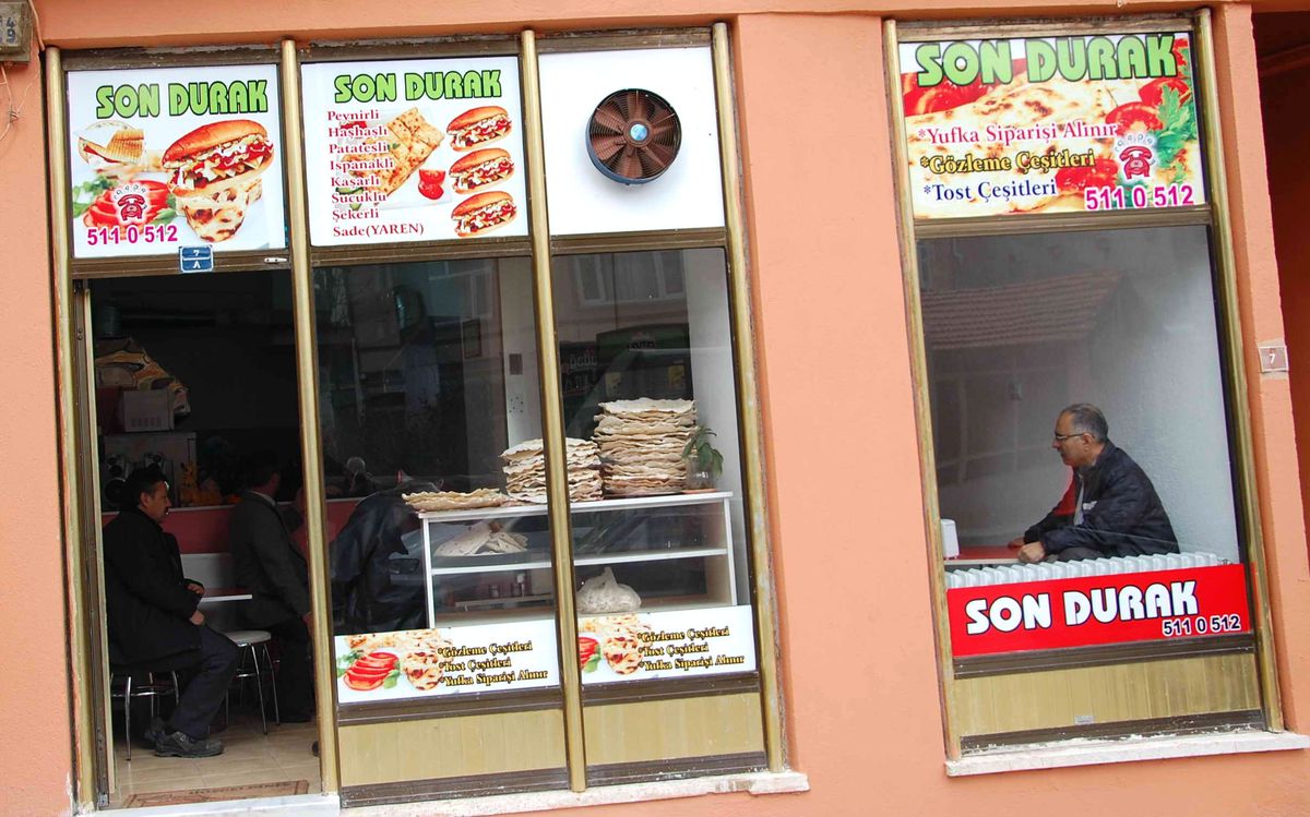 Simav Sydv\'dan 10 Bin 754 Muhaç Vatandaşa Şefkat Eli