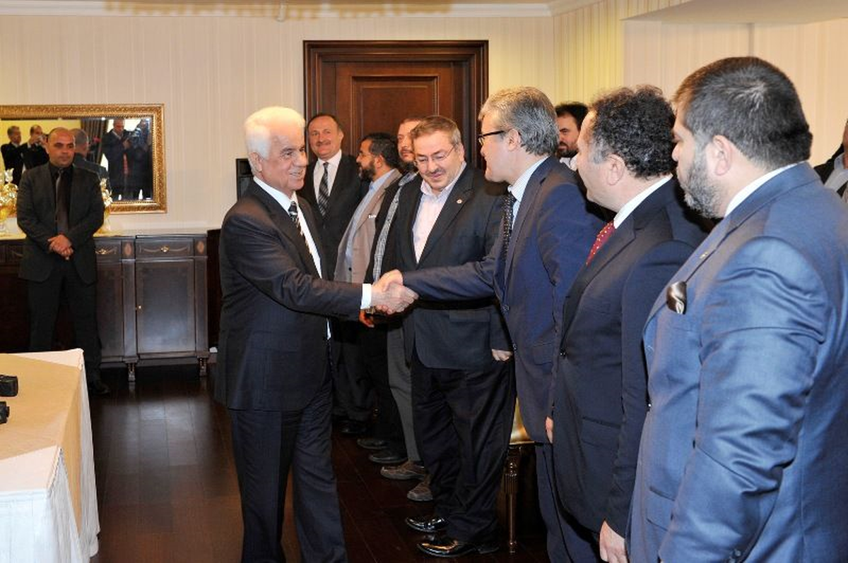 Türkiye Gönüllü Teşekküller Vakfı, KKTC\'de Demokrat Parti\'yi Ziyaret Etti