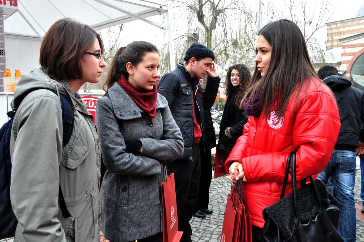 Yeni Yüzyıl Üniversitesi\'nden, Edirne\'de \'Sömesrtre Fest 2013\' Organizasyonu