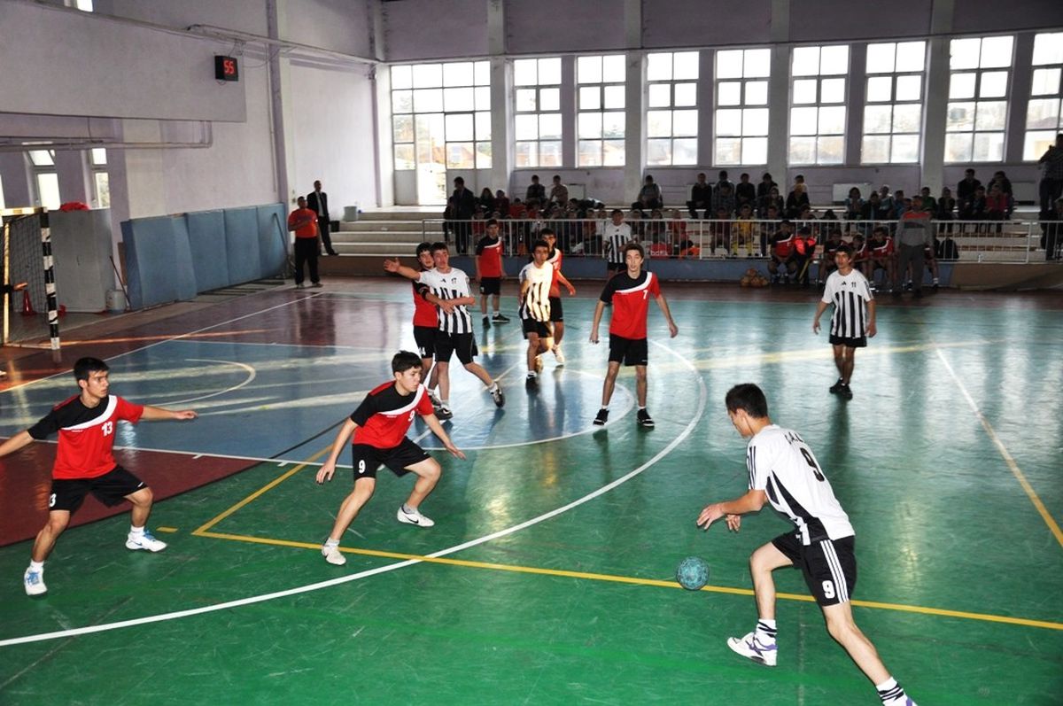 Anadolu Öğretmen Lisesi Hentbolda Düzce\'yi Temsil Edecek
