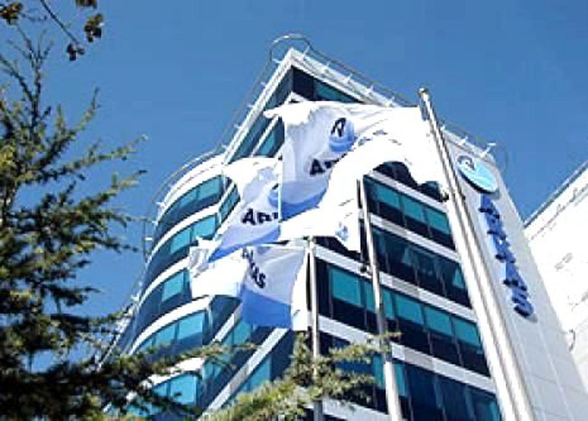 Arcas 2.1 Milyon Dolara Cs Star\'ı Aldı