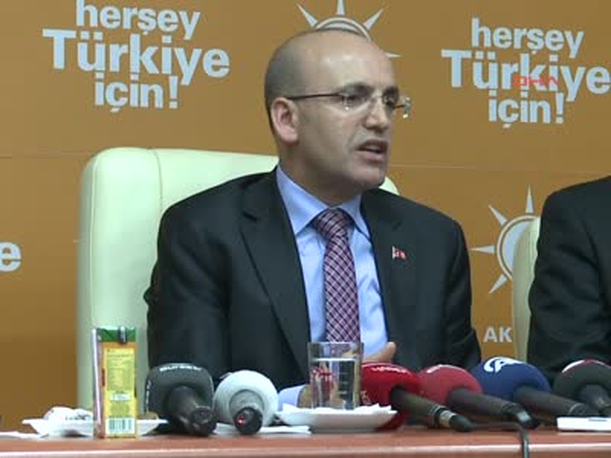 Bakan Şimşek.Bin 800 Kilo Domatesle Ancak Bir Ipad Alabiliyorsunuz "Bakan Şimşek."