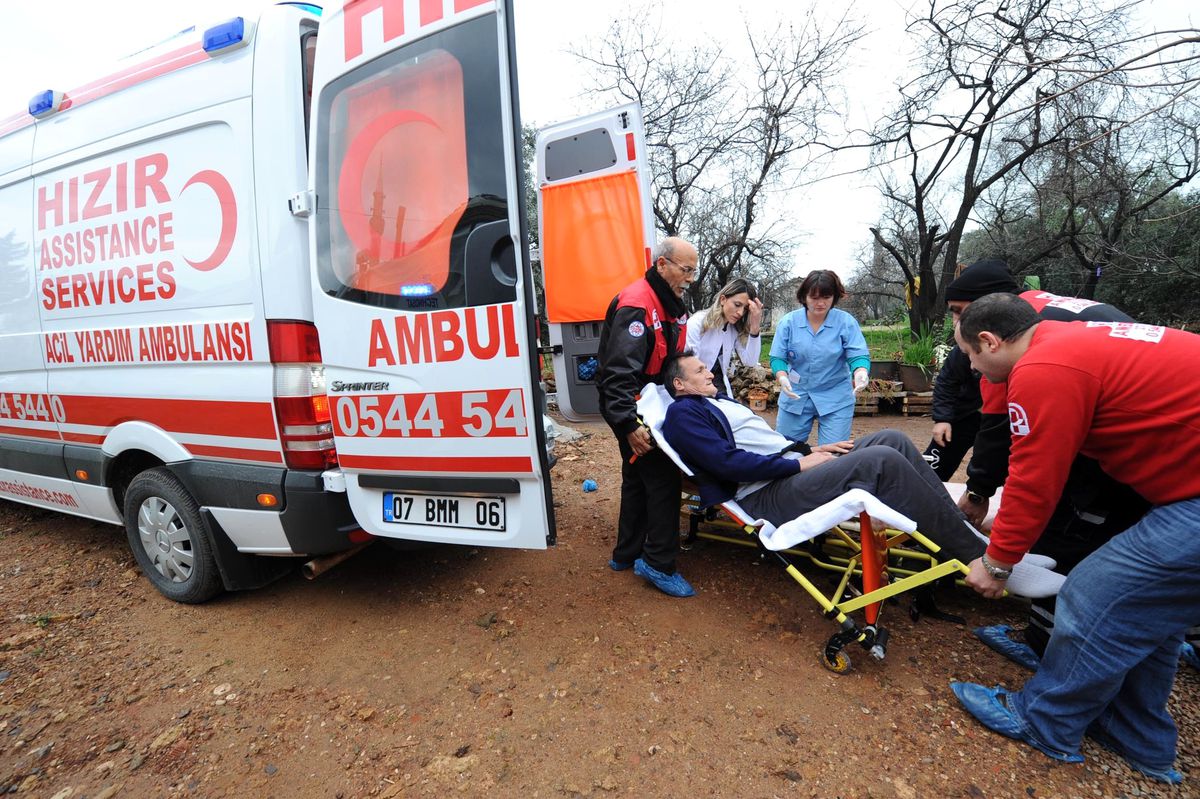 Bakıma Muhtaç Vatandaşlara Ambulans Desteği