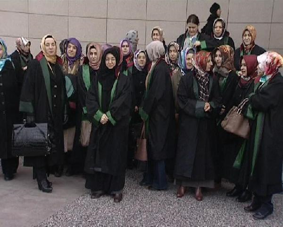 Başörtülü Avukatlar Platformu: Gecikmiş de Olsa Bu Karar Hukukun, Hakkın ve Adaletin Tecellisidir