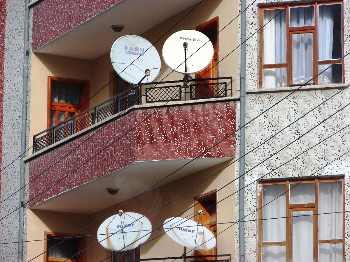 Çanak Antenlerin Balkonlardan Kaldırılmasına Destek