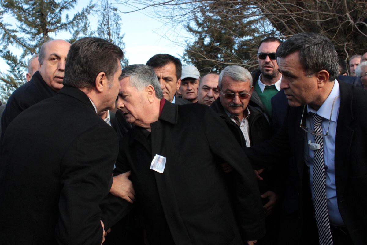 CHP\'li Adnan Keskin\'in Babası Toprağa Verildi