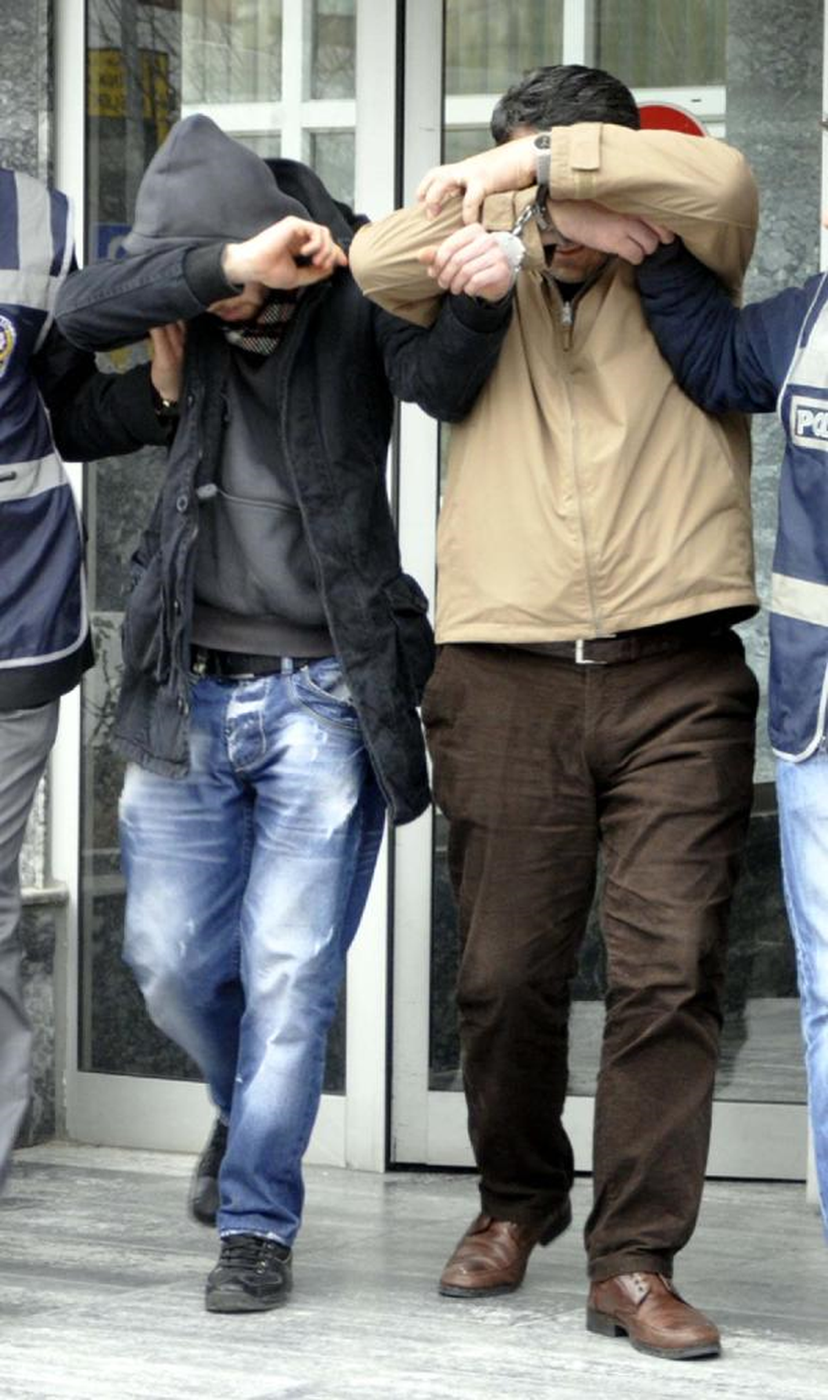 E- Mail\'le Gelen İhbarla Saunaya Fuhuş Baskını: 2 Gözaltı