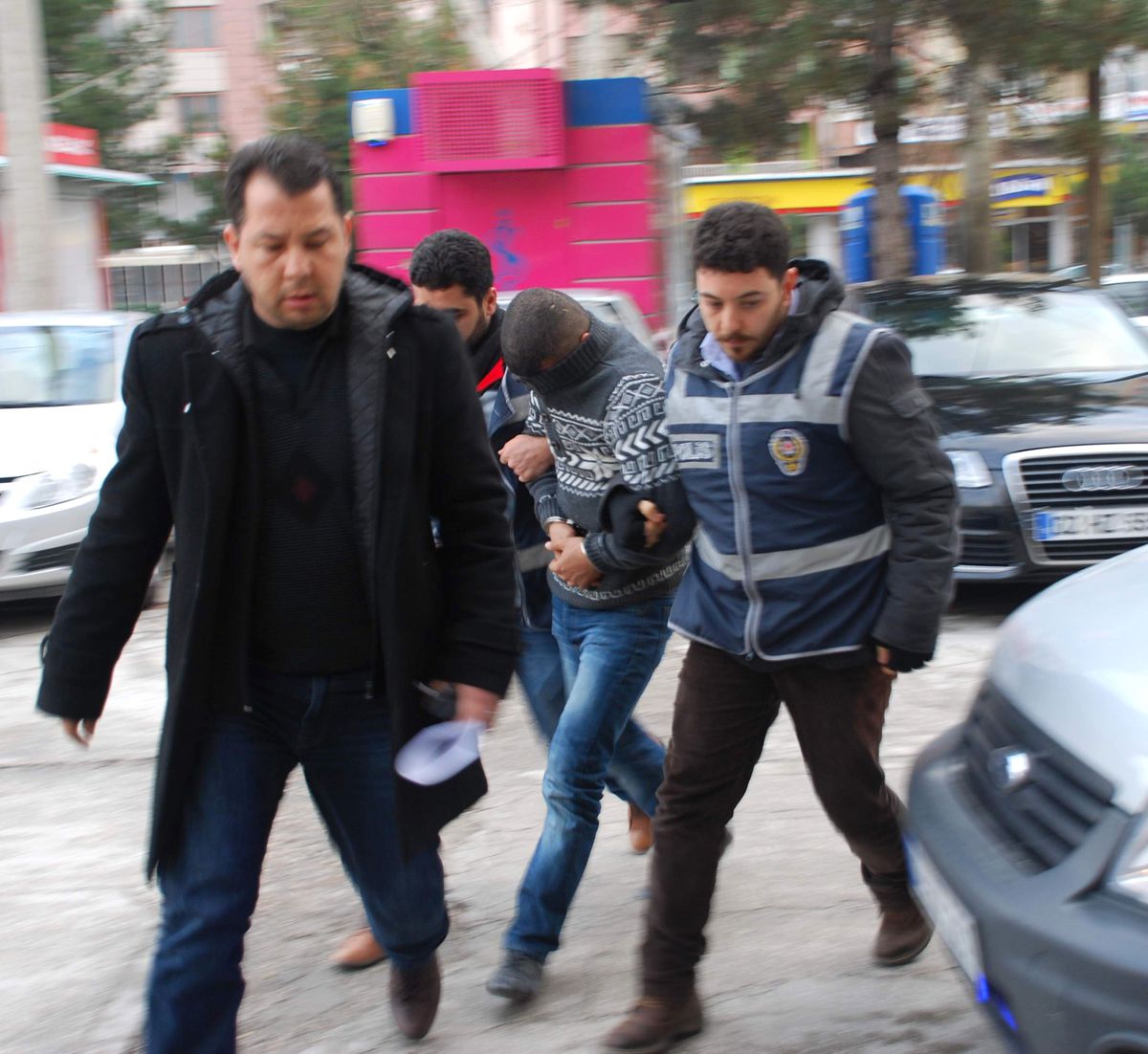 İş Yerine Giren Hırsız Yakalandı