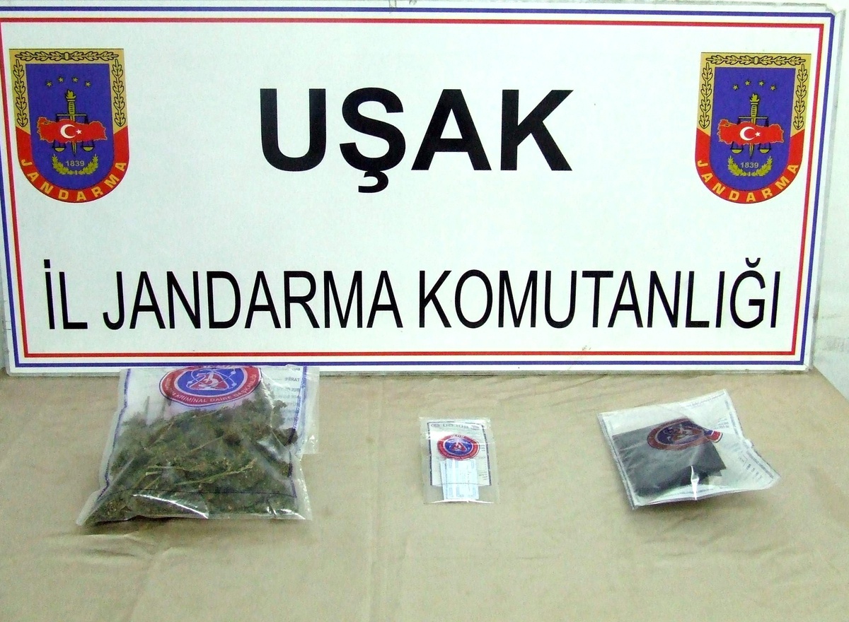 Jandarmadan Uyuşturucu ve Sigara Kaçakçılara Darbe