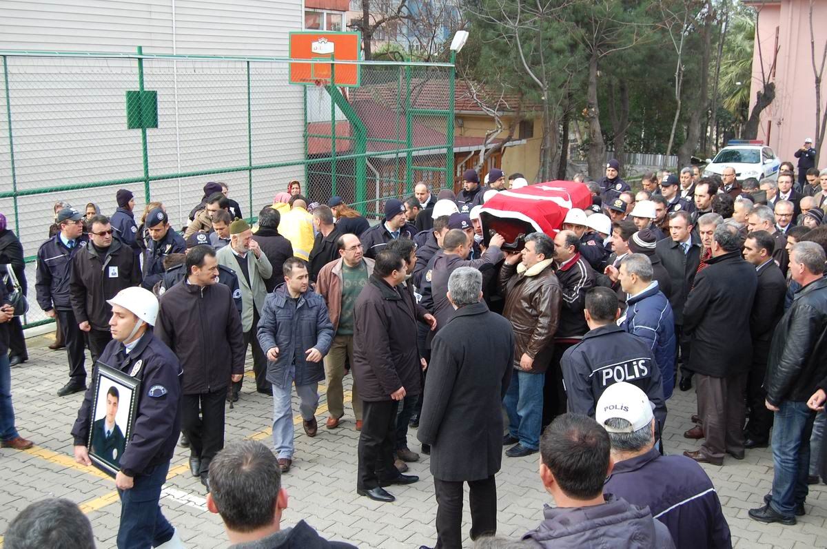 Kansere Yenik Düşen Polis Memuru Son Yolculuğuna Uğurlandı