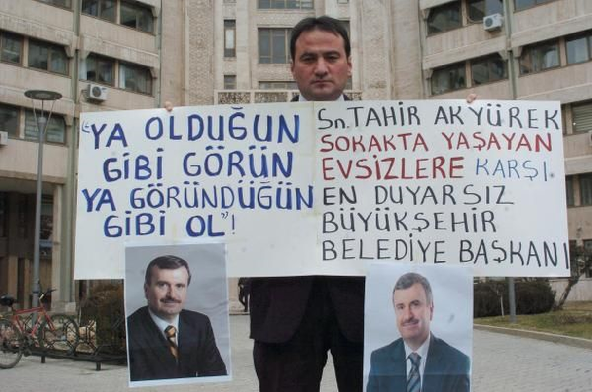 Konya Büyükşehir Belediye Başkanı\'na \'Sözünde Durmama\' Protestosu