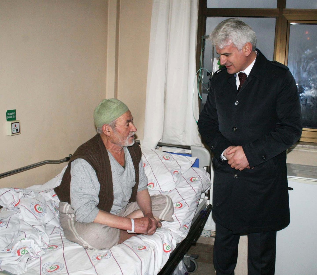 Milletvekili Şahin\'den Hastalara Ziyaret