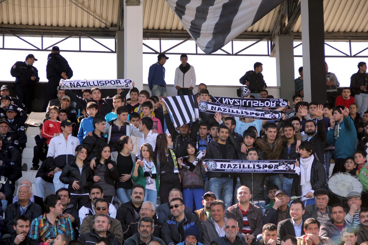 Nazilli Meydan Taraftarı İlgisizlikten Yakındı