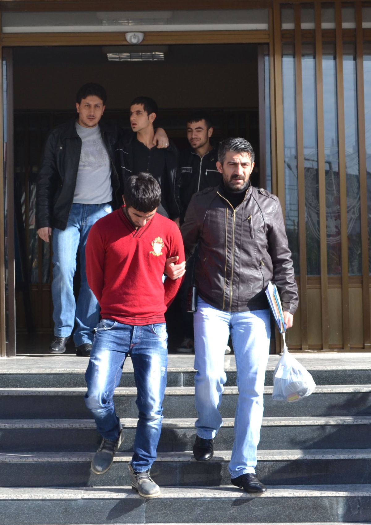 Raylardaki Sinyalizasyon Kablolarını Çalan 3 Kişi Suç Üstü Yakalandı