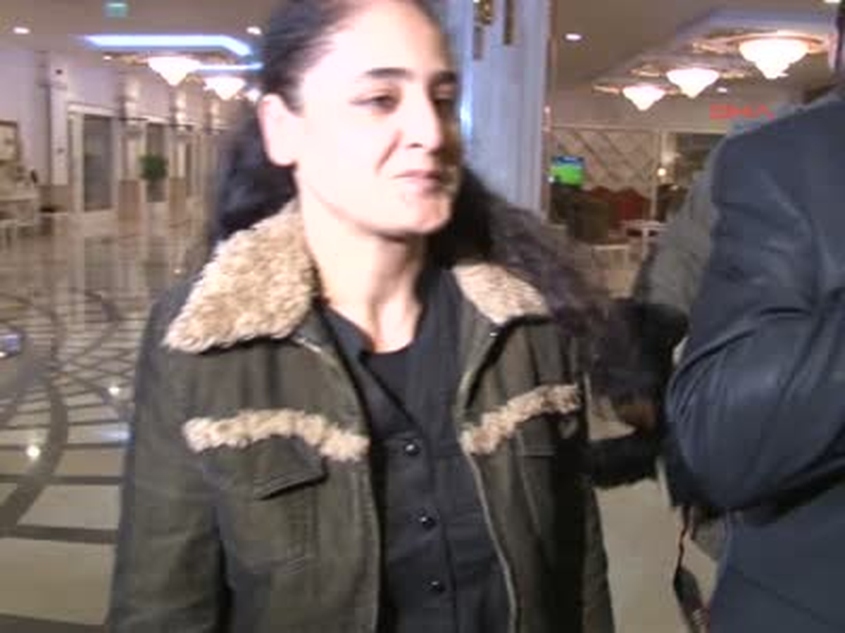 Sakarya 1 Almanya\'da Hrıstiyan Aileye Verilen Elif, 7 Yıl Sonra Annesine Kavuştu Almanya\'dan Oturum...
