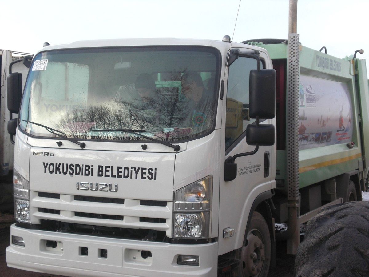 Yokuşdibi Belediyesi\'ne Çöp Kamyonu