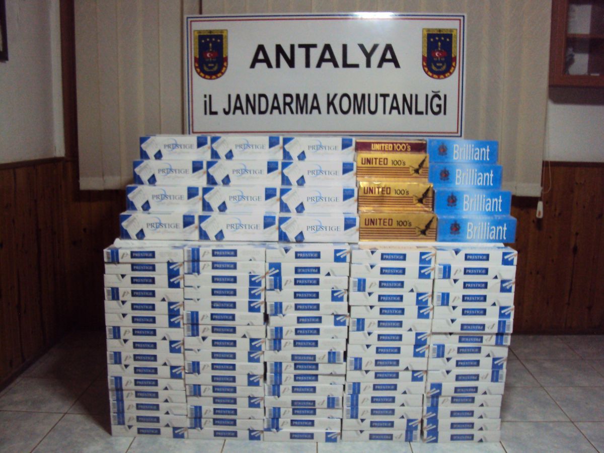 Yolcu Otobüsünde 2 Bin 800 Paket Kaçak Sigara Ele Geçirildi