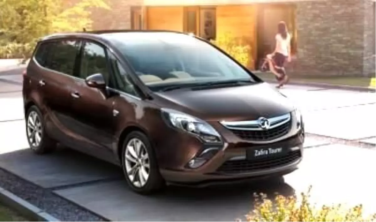 Zafira Tourer\'a Yeni Motor!