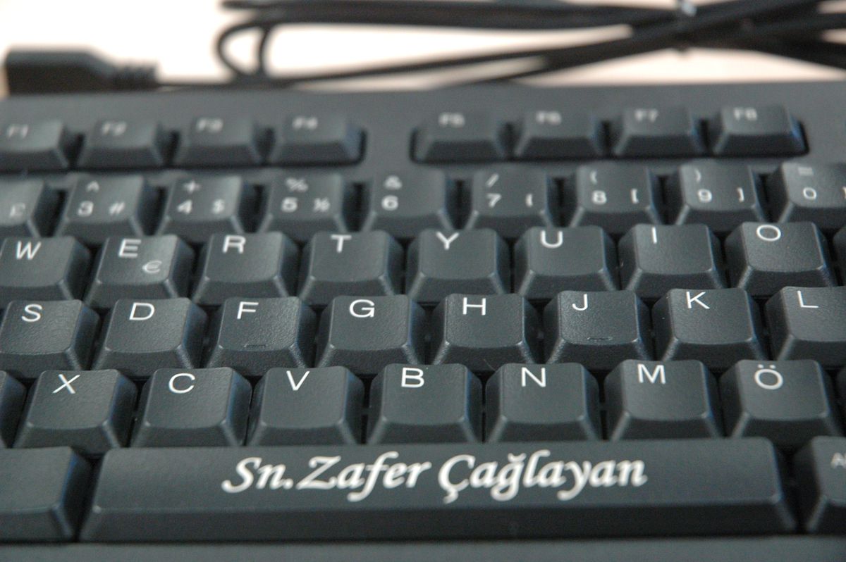 1 Milyonuncu Klavye Ekonomi Bakanı Çağlayan\'a