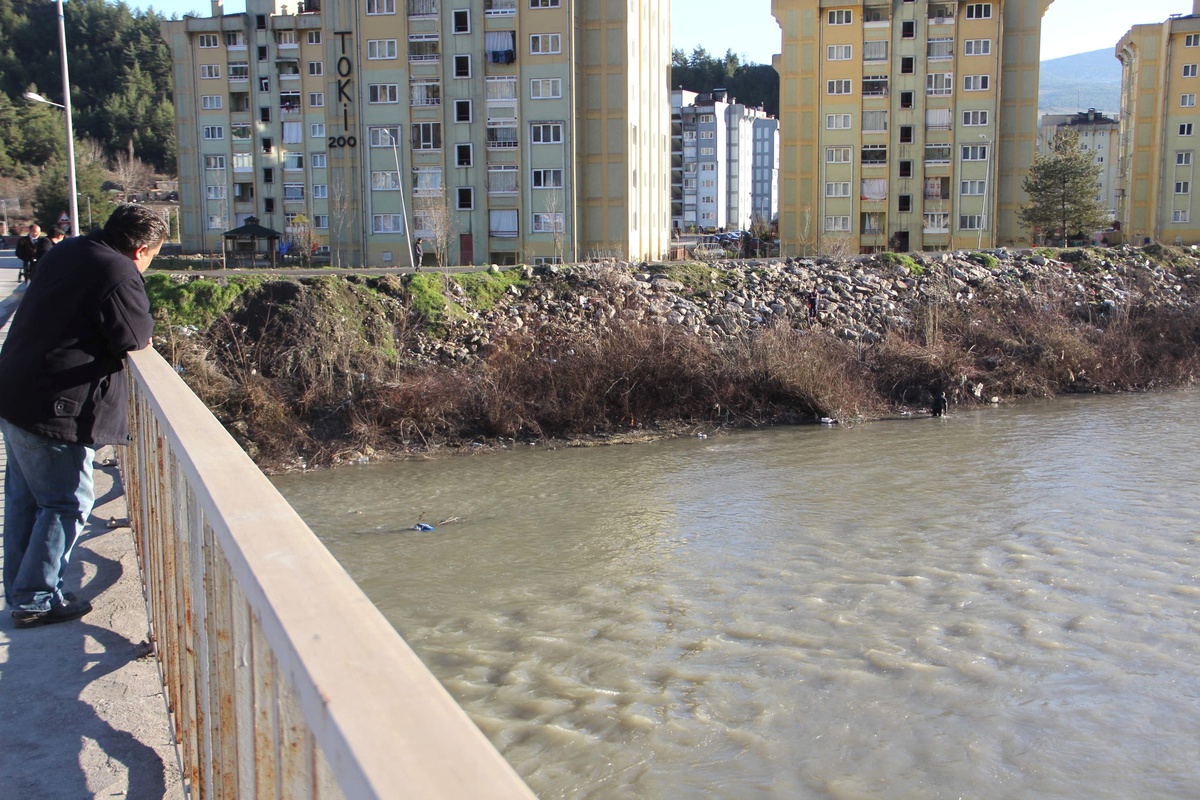 80 Yaşındaki Niyazi Dede 25 Saattir Kayıp