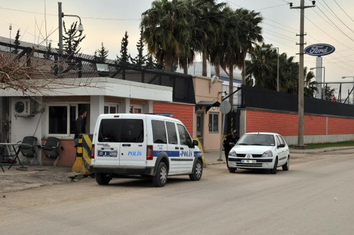 ABD Adana Konsolosluğu\'nda Güvenlik Önlemi Artırıldı