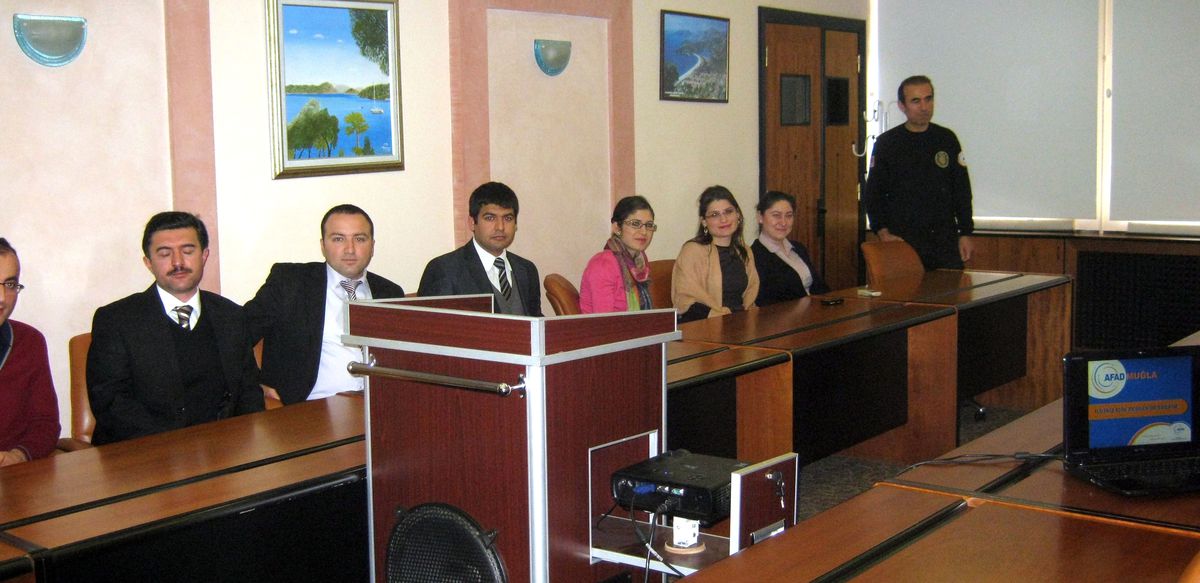 Afet Eğitim Seminerleri Sürüyor