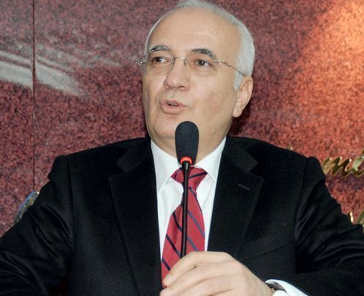 AK Parti Grup Başkanvekili Elitaş, Yeni Anayasa Krizini Değerlendirdi