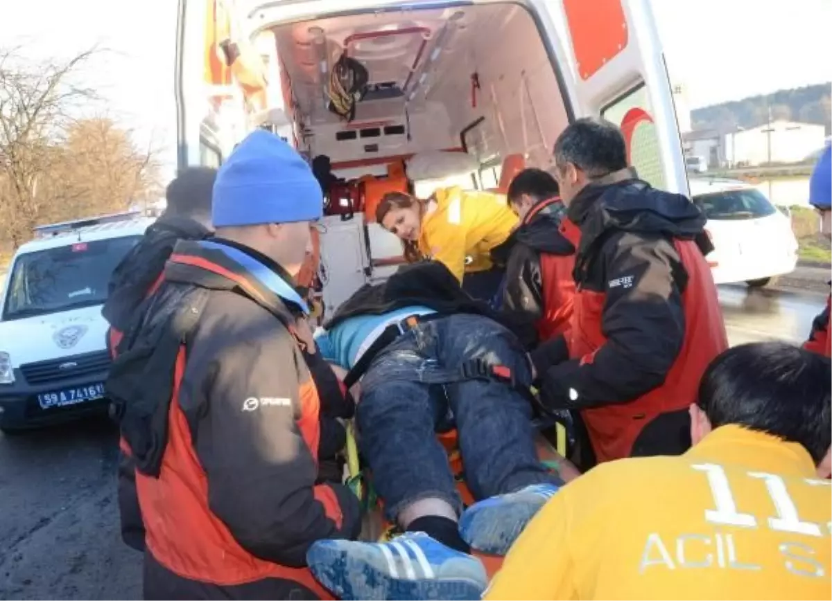 Arama Kurtarma Ekibi Kaza Yaptı: 2 Yaralı