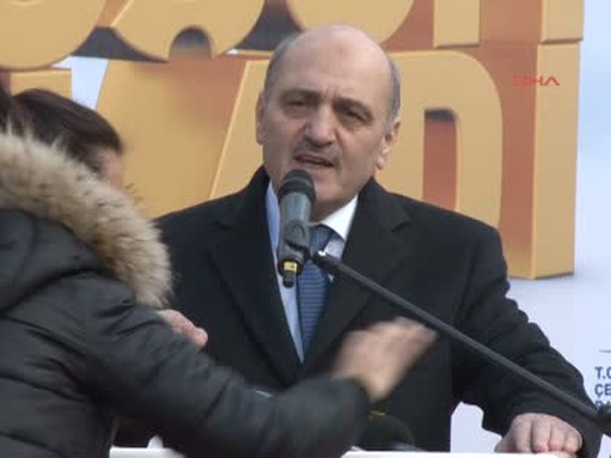 Bakan Bayraktar, Üsküdar\'da Kentsel Dönüşüm Yıkım Törenine Katıldı