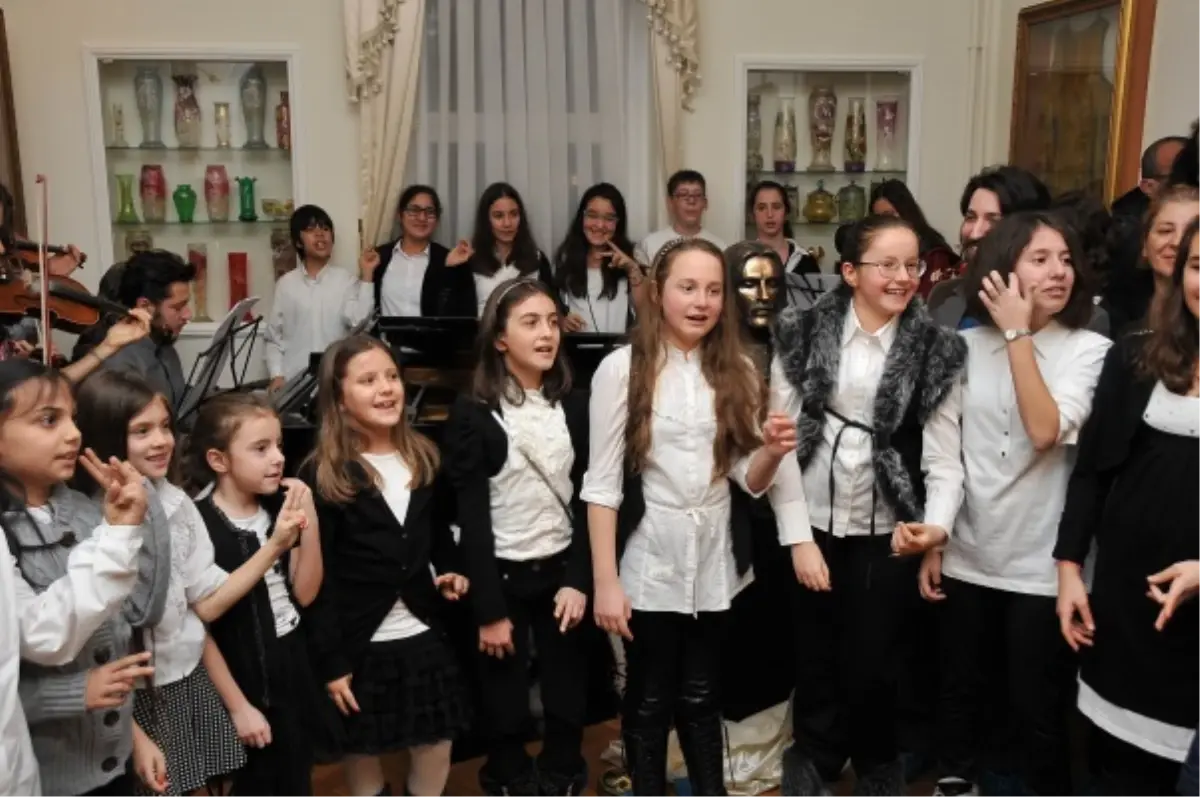 Barış Manço Özlemle Anıldı