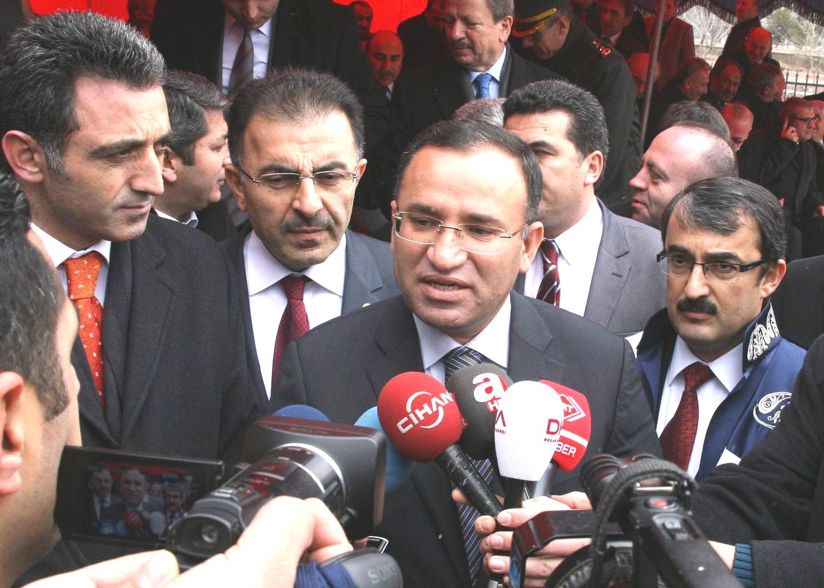 Bozdağ: CHP Ne Olduğuna Karar Versin