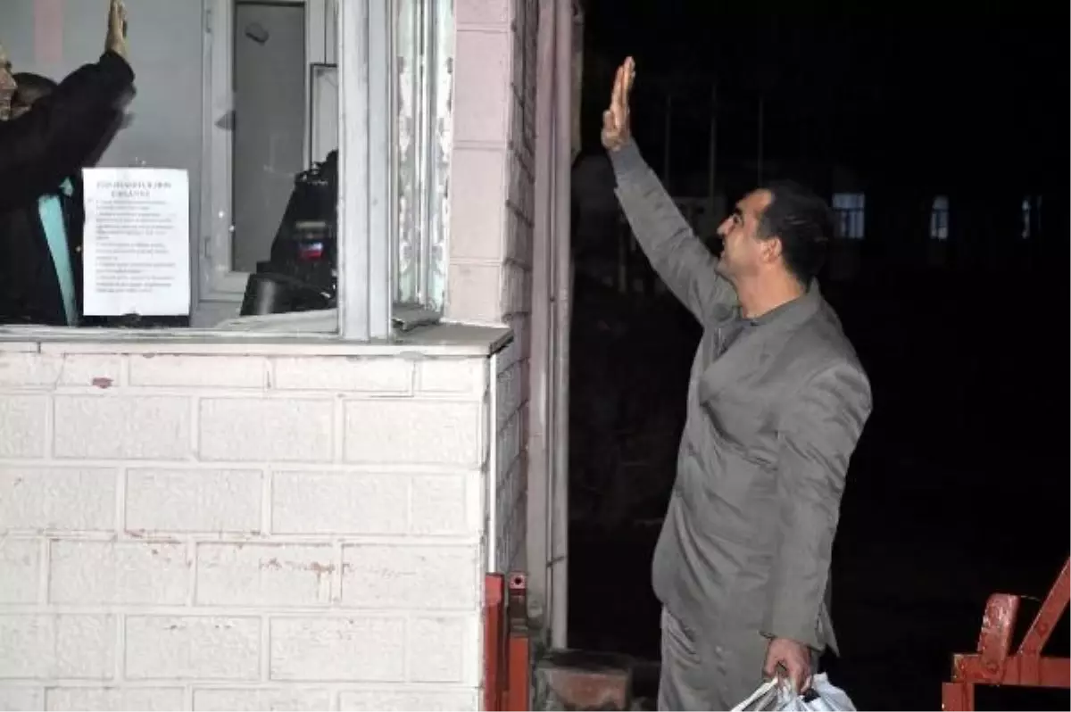 Cezaevleri Boşaldı