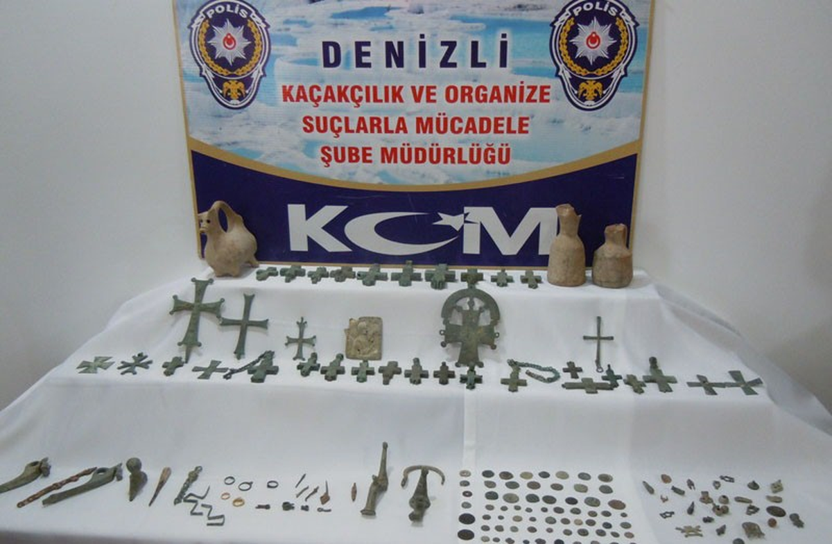 Denizli\'de 156 Tarihi Eser Ele Geçirildi