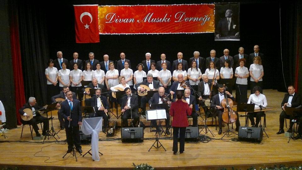 Divan Musikisi İlk Konserinde Büyüledi