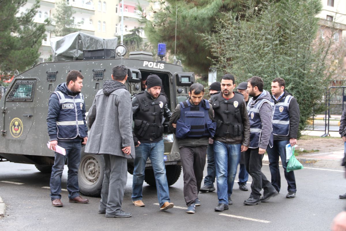 Cinsel İstismar Suçundan 2 Kişi Yakalandı