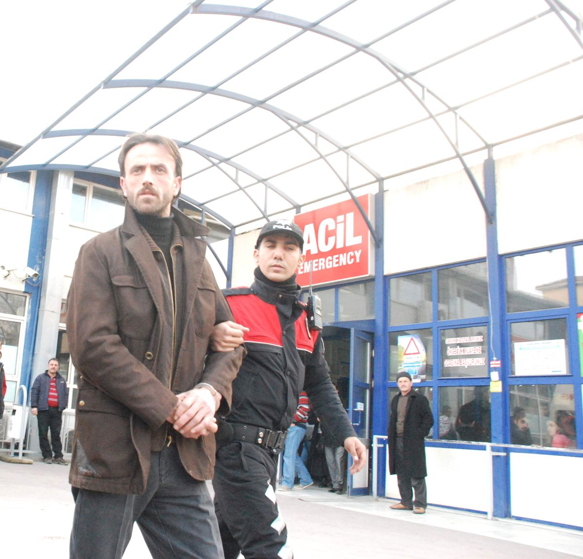 Dur İhtarına Uymayan Araçtan 2 Buçuk Kilo Esrar Çıktı