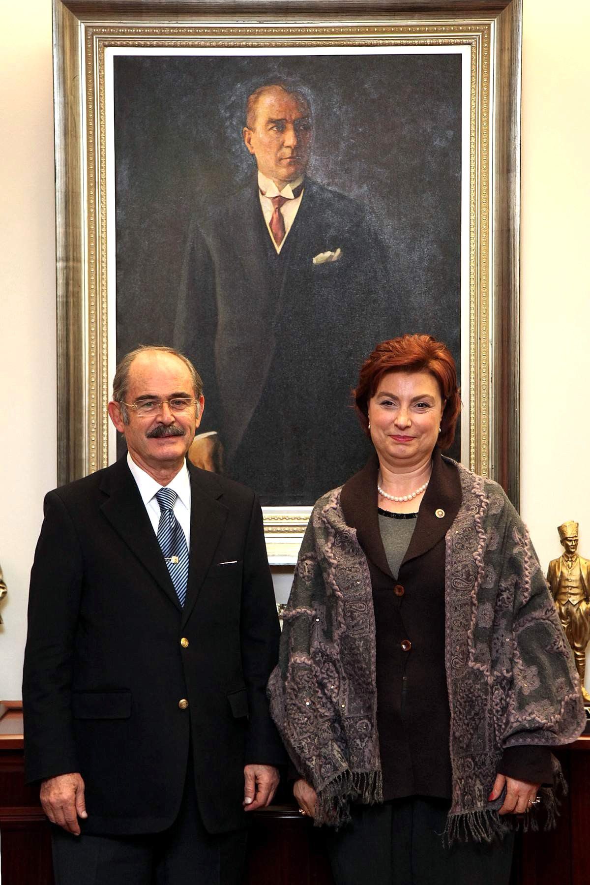 Güldal Mumcu\'dan Büyükerşen\'e Ziyaret