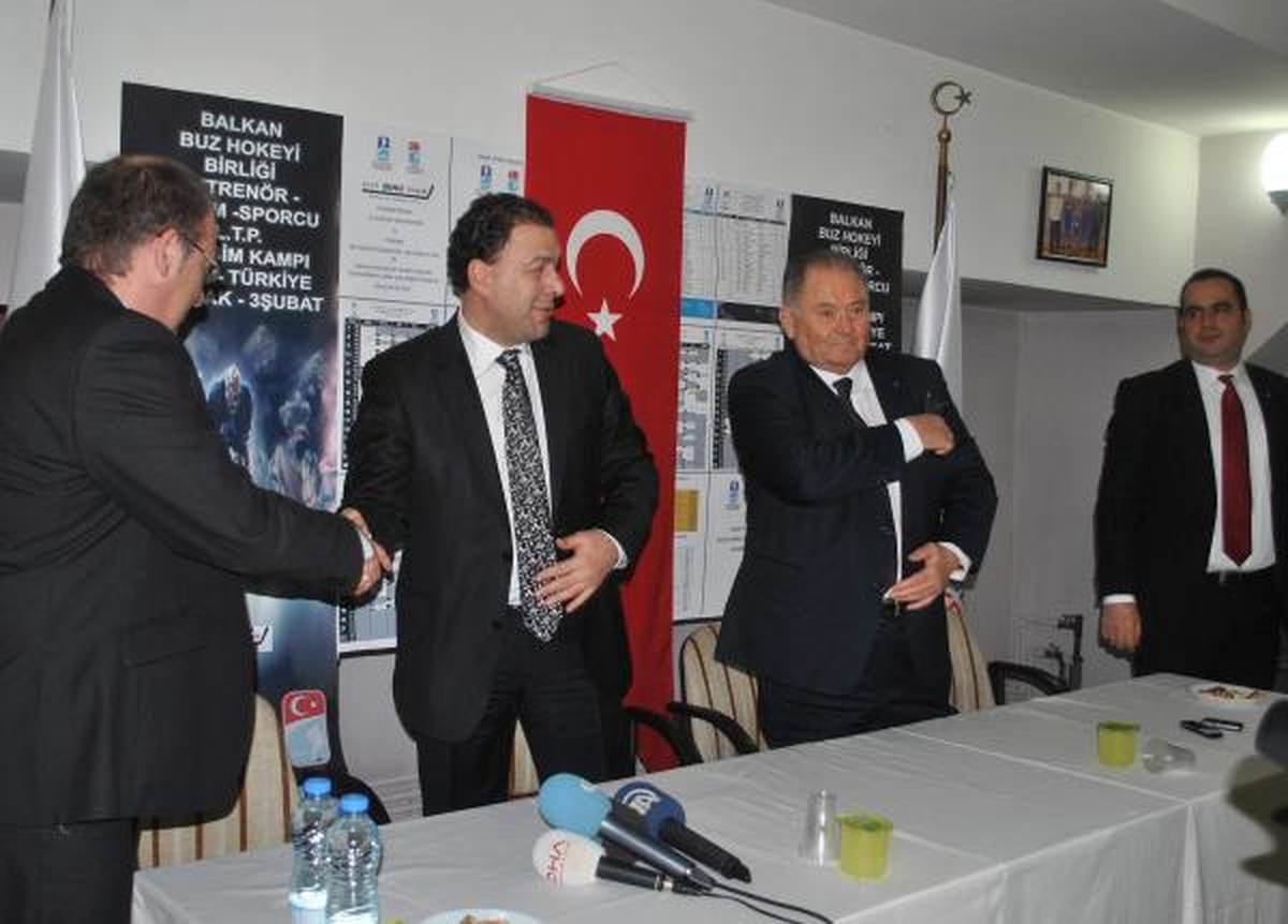 İzmit Buz Hokeyi Grup Maçlarının Ev Sahibi
