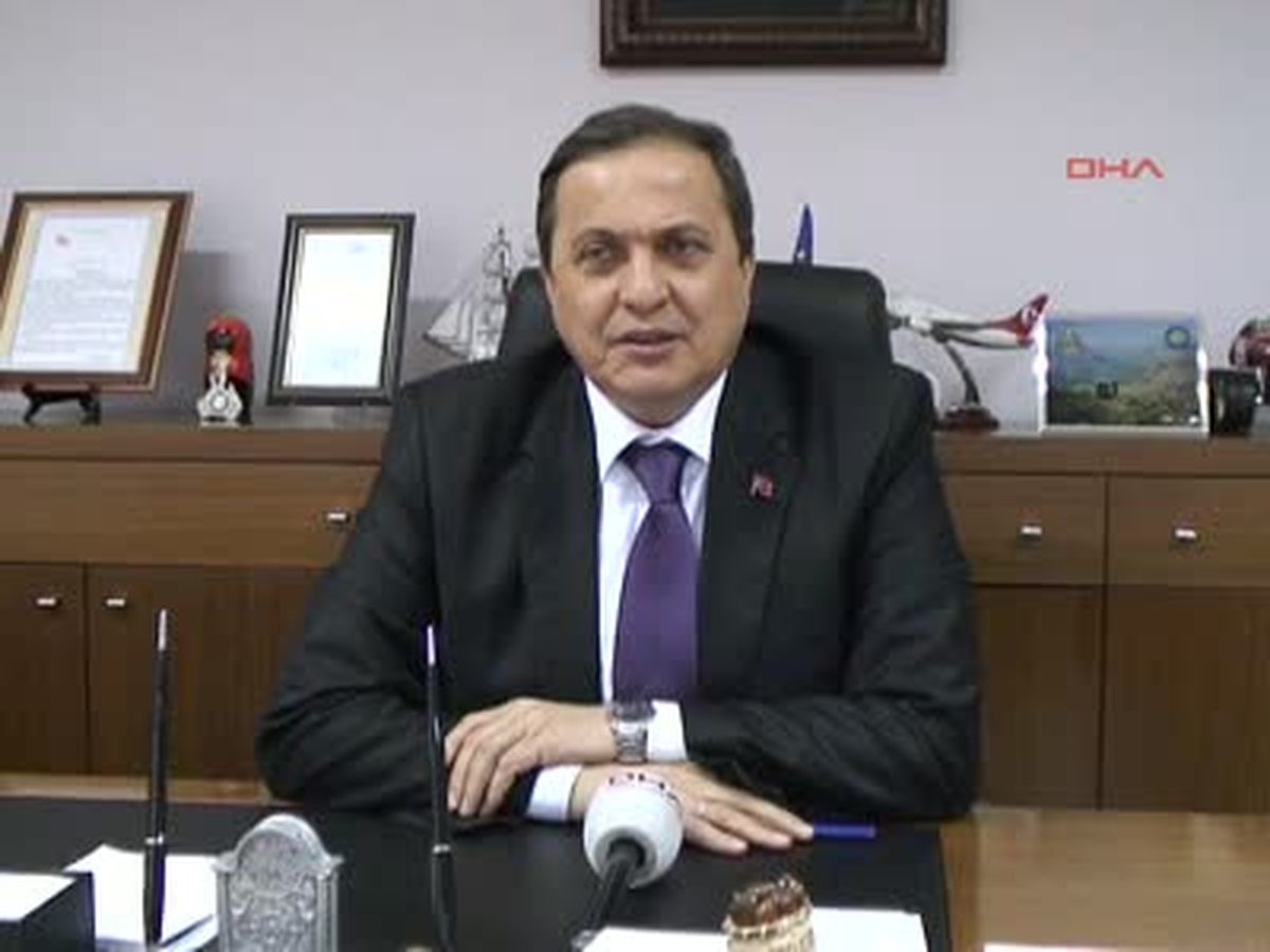 Kadın Figürlü Heykellere Sprey Boyalı Saldırı