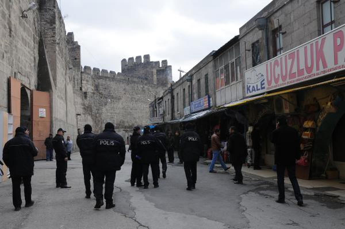 Kale Çarşısında Tahliyeler Başladı
