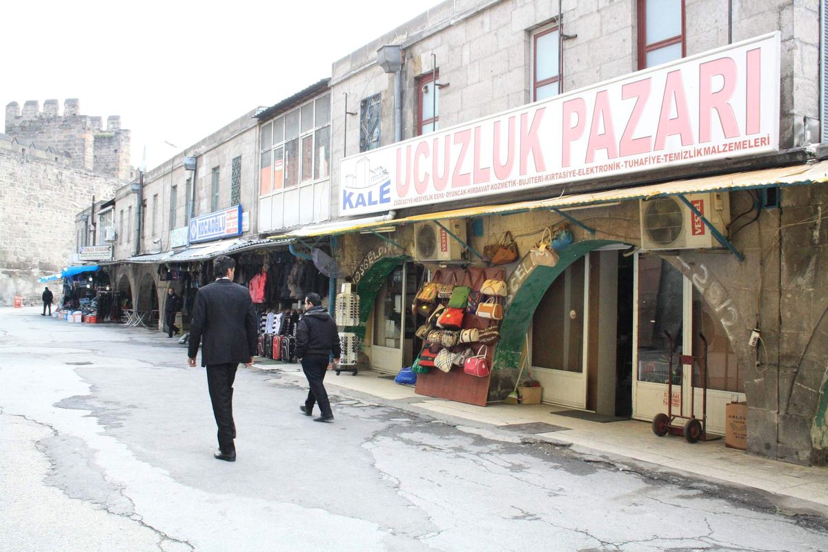 Kale İçindeki Dükkanlar Tahliye Ediliyor