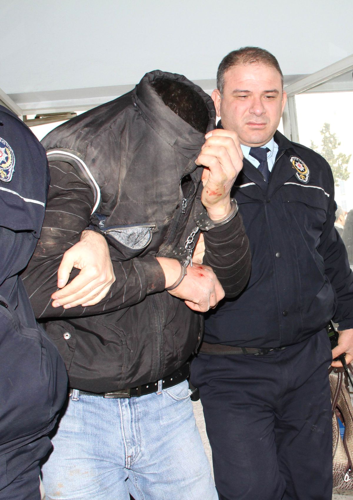 Kapkaççı Polisten Kaçamadı