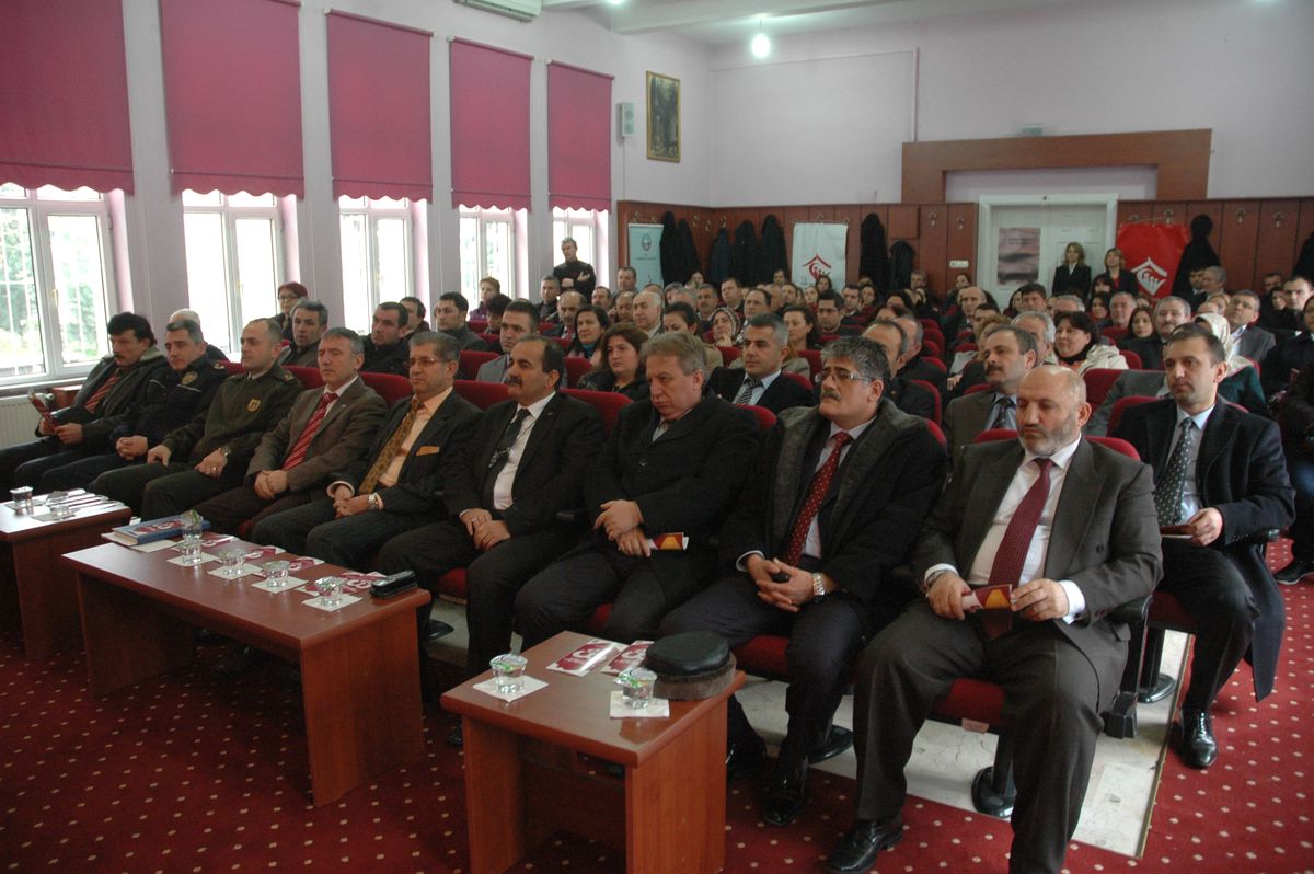 Koruyucu Aile ve Gönül Elçiliği Tanıtım Programı Çorlu\'da Düzenlendi