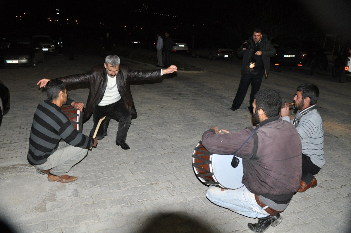 Kozan\'da Davul Zurnalı Tahliye 4.Yargı Paketi Kapsamında Adana\'nın Kozan İlçesi\'nde Bulunan M Tipi...